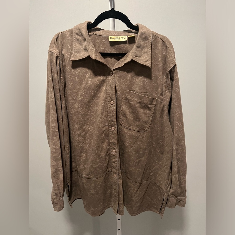Red Hot Plus Vintage Brown Faux Suede Tonal Embossed Floral Shacket Size 22W